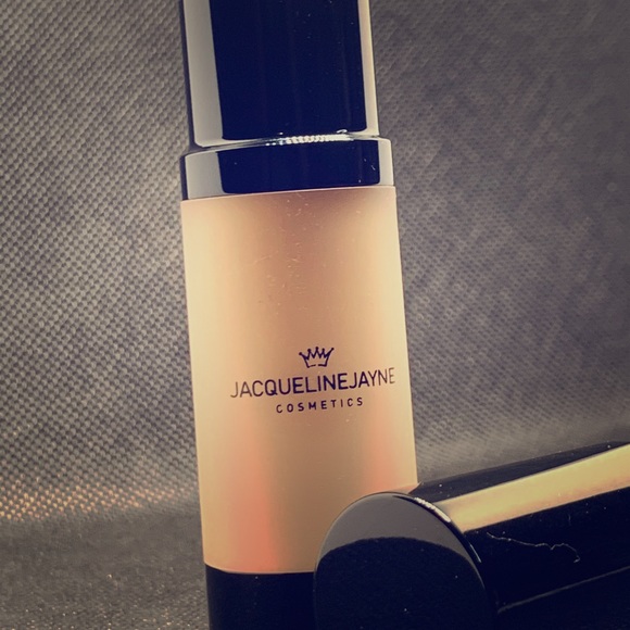 Hi Def Foundation - Picture 1 of 5